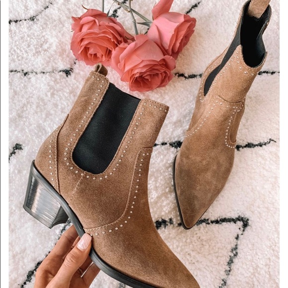 PAIGE Shoes - Willa Studded Chelsea Boot
PAIGE